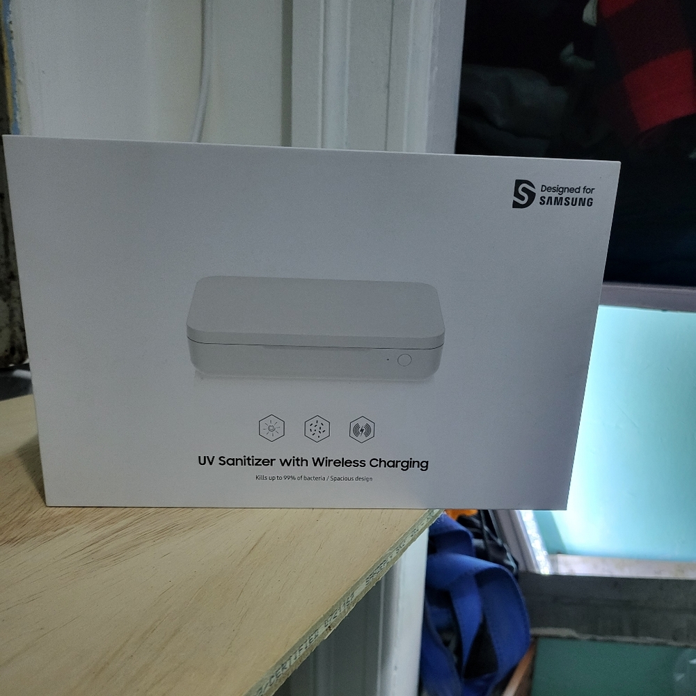 Samsung UV Sanitizer with Wireless Charging.